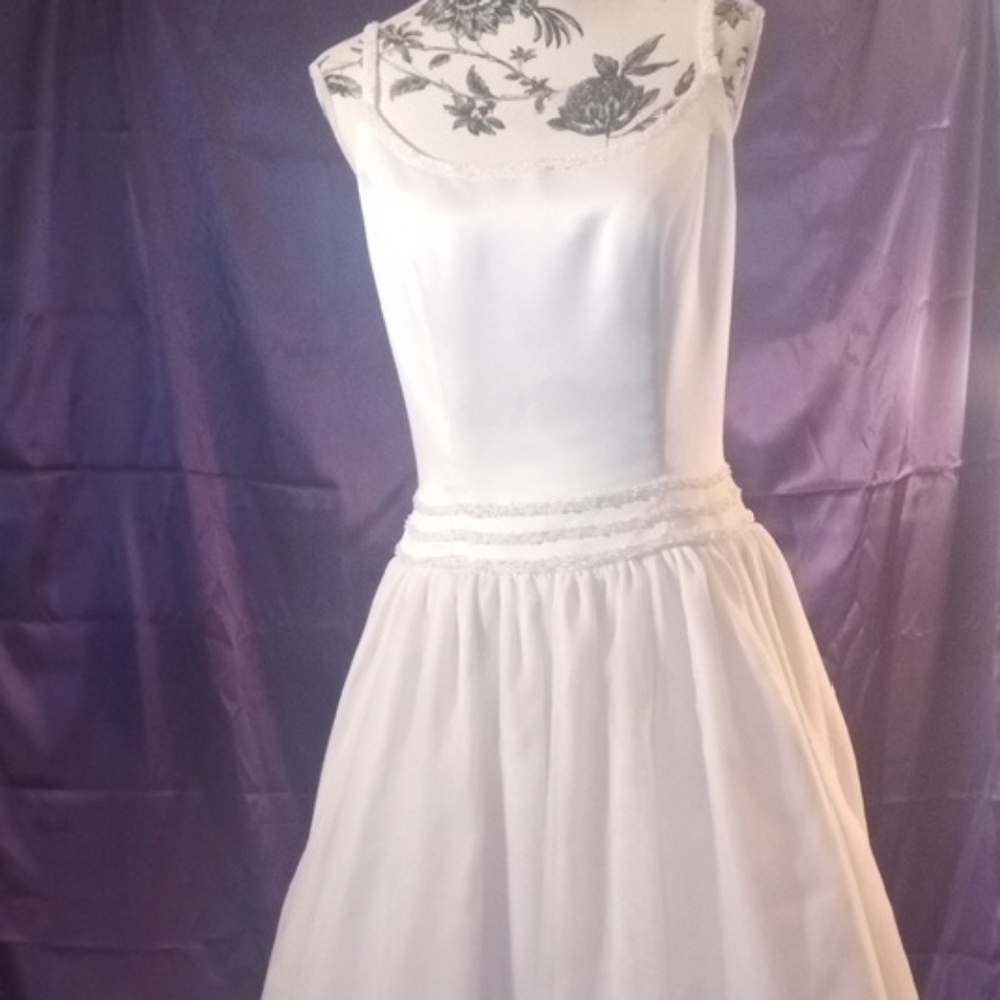 Us Angels White Sleeveless Wedding Gown